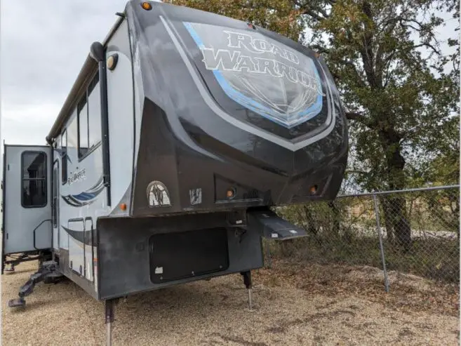 Used 2015 Heartland Road Warrior 425