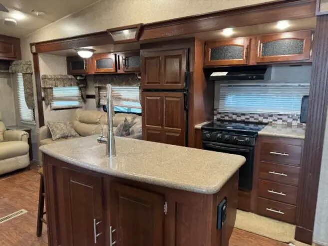 Used 2015 Forest River RV Rockwood Signature Ultra Lite 8289WS