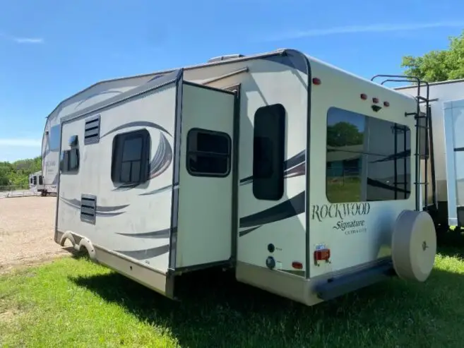 Used 2015 Forest River RV Rockwood Signature Ultra Lite 8289WS